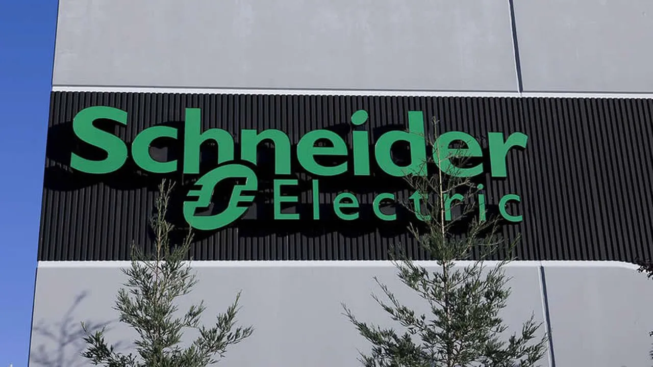 Schneider Electric and Microsoft Launch Industrial AI Copilot on EcoStruxure Platform